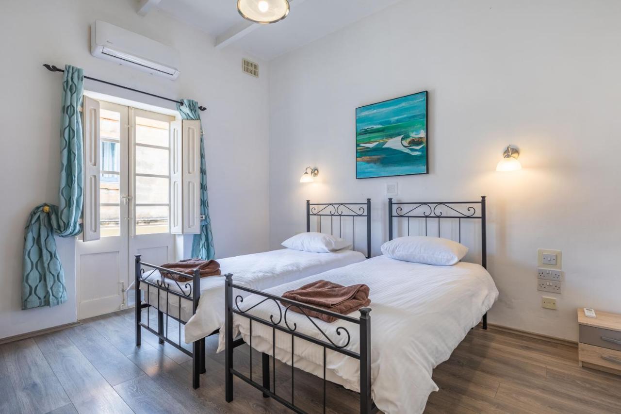 Charming Duplex Apartment In The Centre Of スリーマ エクステリア 写真
